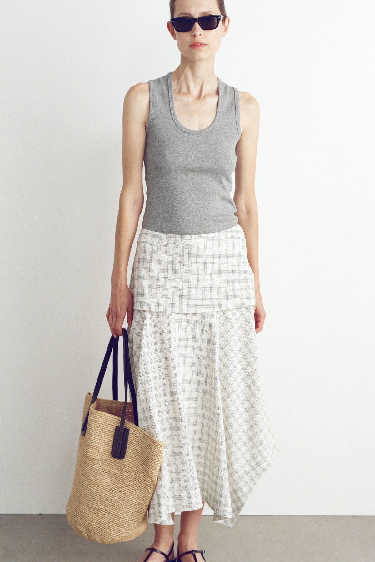 The Basket Raffia Bag - By Elaree